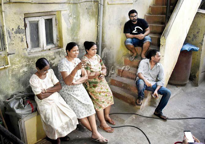 (l-r) Rita Galbao, Loretta Couthinho, Melini, Samir and Snedden Netto share tales of living in Worli village. Pics/Shadab Khan