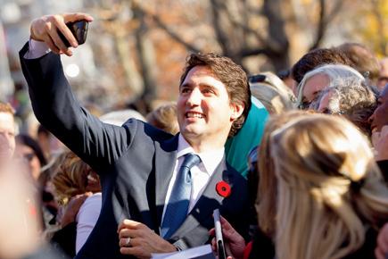 Canada PM Justin Trudeau chooses cabinet with 15 men and 15 women
