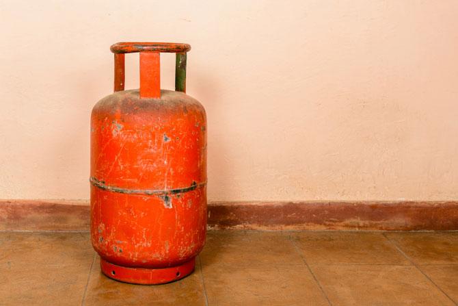 LPG price goes down in May by Rs 100, claims government