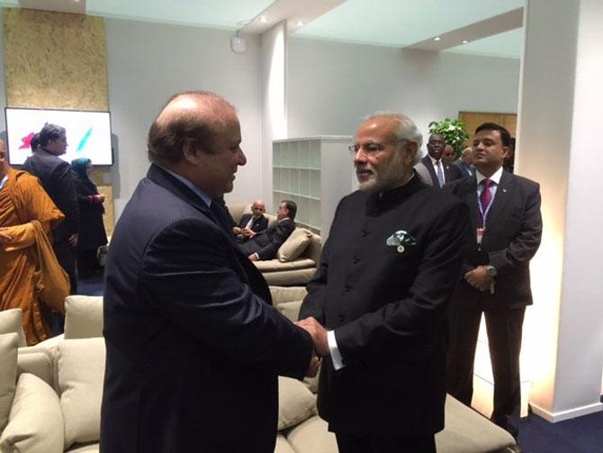 Narendra Modi, Nawaz Sharif meet briefly at climate summit