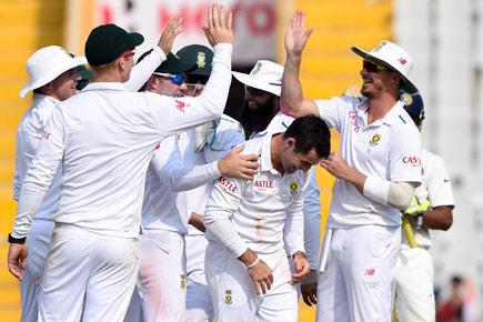 Mohali Test: South Africa finish day one on 28/2 after bowling out India for 201