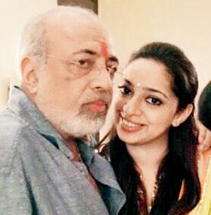 J P Dutta with daughter Nidhi