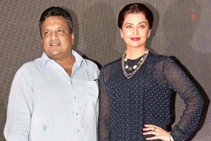 Aishwarya Rai Bachchan paints the town red with 'Jazbaa' promotions