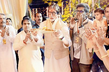 Amitabh Bachchan seeks blessings of Lord Ganesha in Byculla