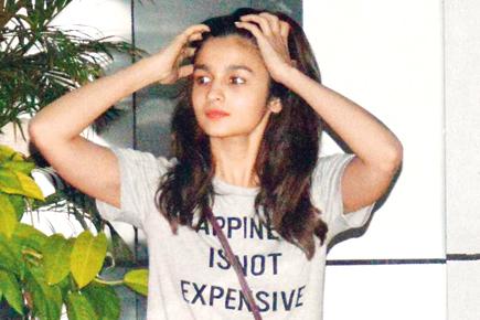 Spotted: Alia Bhatt and other celebs at Mumbai airport