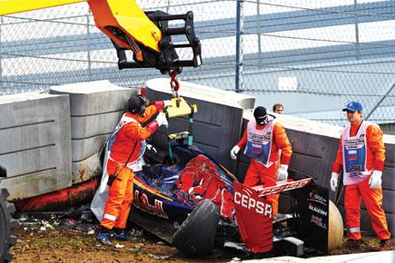 Carlos Sainz hopes to race despite serious accident in Russian practice