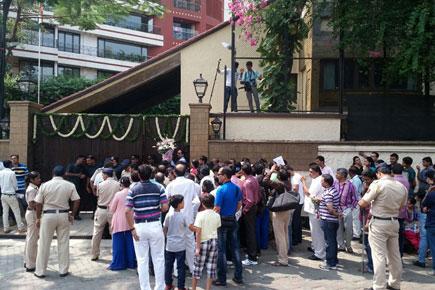 Fans gather outside Big B's residence on his birthday