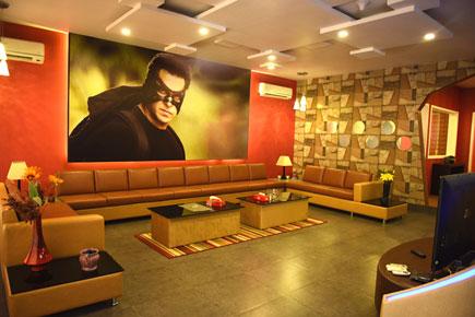 Salman Khan's chalet at 'Bigg Boss 9' gets a superhero twist!