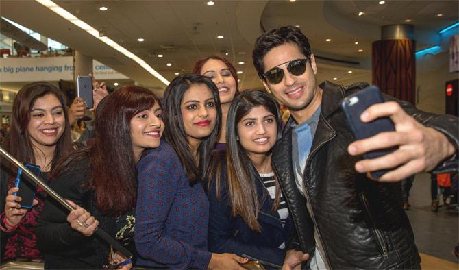 Actor Sidharth Malhotra doing the Skywalk in Auckland. Pic/IANS
