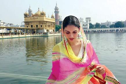 Aditi Rao Hydari visits the Golden Temple