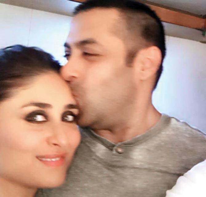 Salman Khan Sister Xxx - Photo of Salman Khan kissing Kareena Kapoor Khan goes viral