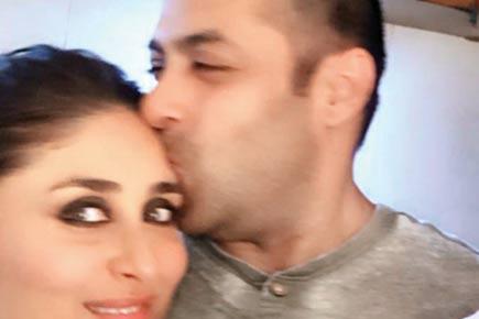 Xzxx Salman Khan Videos - Photo of Salman Khan kissing Kareena Kapoor Khan goes viral