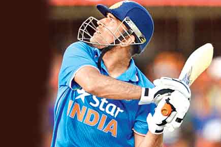 Lot of people wait for me with open swords: MS Dhoni