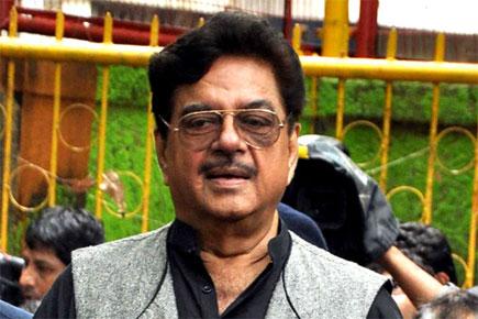 Shatrughan Sinha flays critics