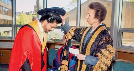 Shah Rukh Khan conferred with honorary doctorate at University of Edinburgh