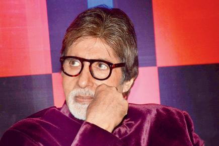 Amitabh Bachchan returns home to celebrate New Year