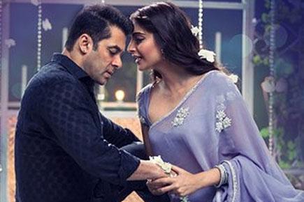 Watch Salman Khan, Sonam Kapoor romance in 'Jalte Diye' song