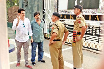 Director Omung Kumar visits Wagah border for Sarabjit biopic