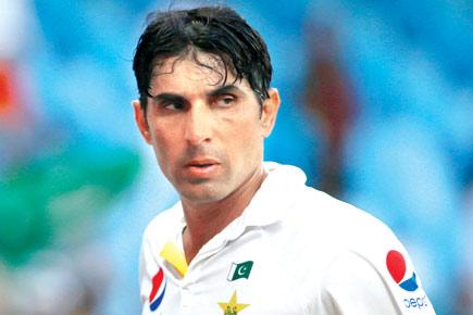 Ton-up Misbah-ul-Haq anchors Pakistan in second Test