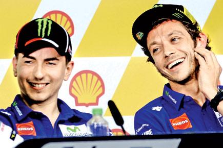 Moto GP: Valentino Rossi seeks to hold off Jorge Lorenzo in Malaysia
