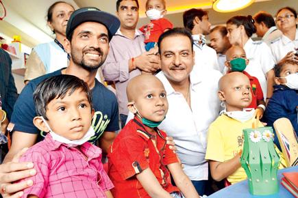 Ajinkya Rahane and Ravi Shastri give cancer patients a treat