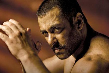 Salman Khan reveals his look in 'Sultan'