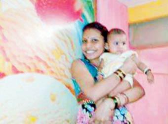 Monica Vaity (21) and her  daughter Kavya; the mother was severely injured, while the baby received a minor injury