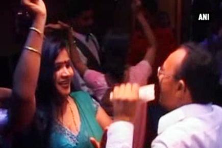 Bar dancers hail SC's decision to lift ban on dance bars in Maharashtra