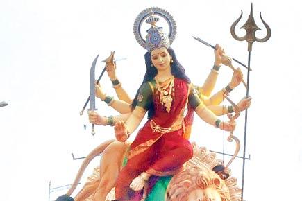 Mumbai police bans photography during Durga idol immersions