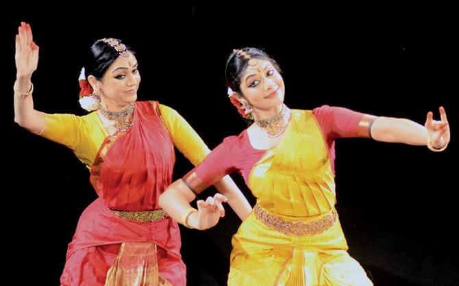 (From left) Rama Vaidyanathan with daughter Dakshina during a Bharatanatyam performance, Dwita — Duality of Life at NCPA Mudra Dance Festival 2014. pic courtesy/Mukesh Parpiani 