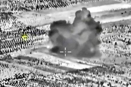 Russian airstrikes destroy Syrian IS centre
