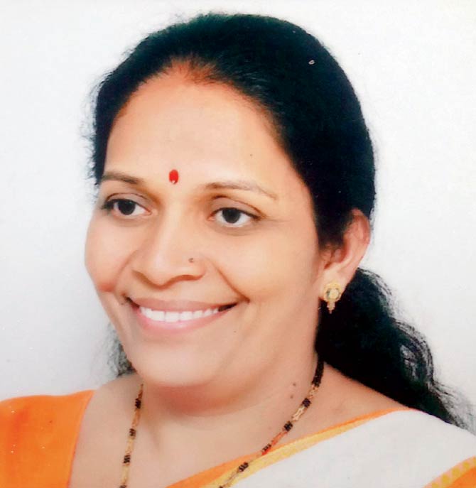 Nerul corporator Shashikala Maladi is suspected to have committed suicide due to work pressure