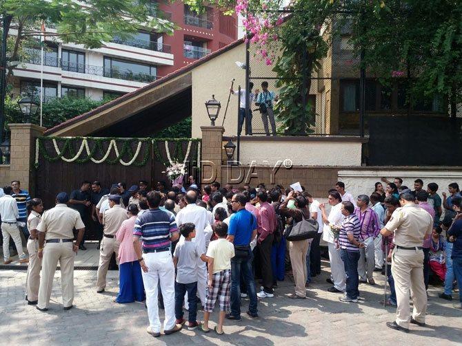 Fans gathered outside Amitabh Bachchan