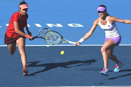 Sania-Martina battle into China Open women's doubles semis