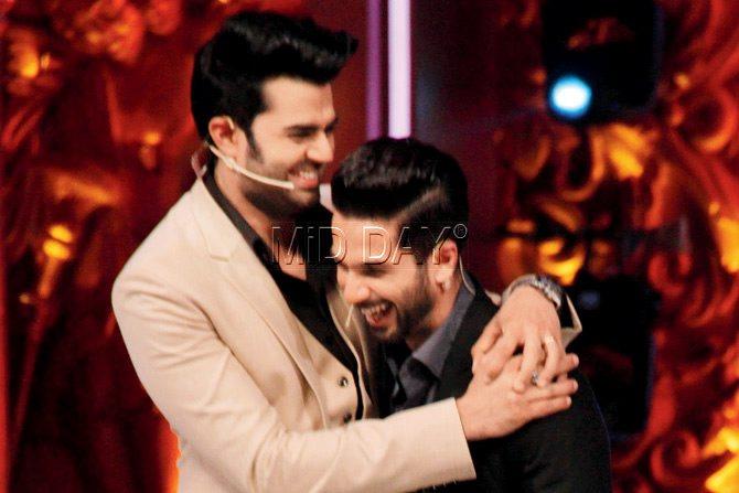 Manish Paul and Shahid Kapoor