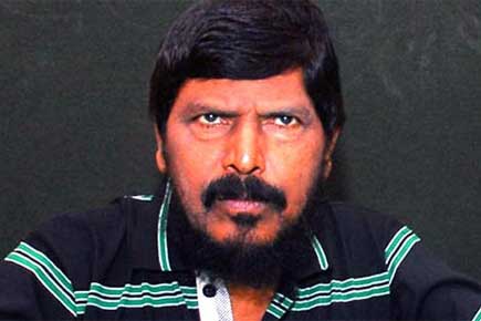 RPI (A) prez Athawale's wife likely to get berth in Maharashtra ministry