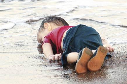 IS uses images of drowned toddler to warn refugees