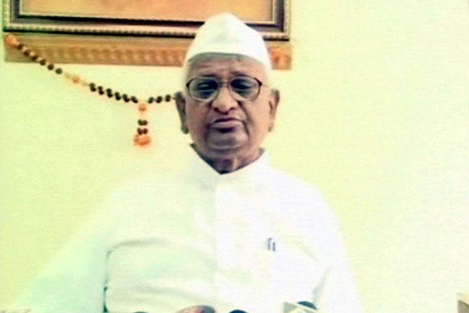 Anna Hazare suspends October 2 hunger strike in New Delhi