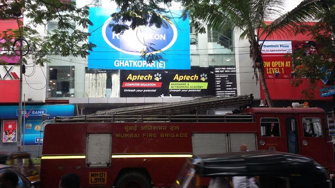 Fire brigade arrives at the spot. Pic/Sadaguru Pandit