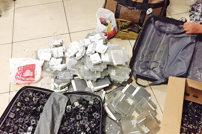 Customs seize electronic goods worth Rs 97 lakh at Mumbai airport