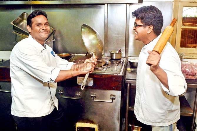 Chef Sanjay Sutare and Mukhtar Qureshi at Neel —Tote on the Turf, Mahalaxmi. Pic/Sayed Sameer Abedi