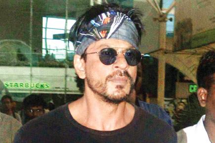 Spotted: Shah Rukh Khan at the Mumbai airport en route to 'Dilwale' shoot