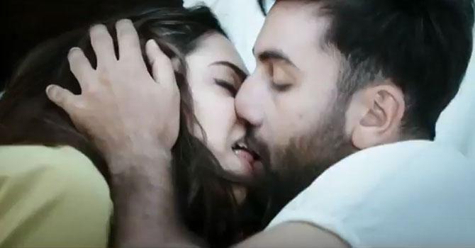 Deepika Padukone and Ranbir Kapoor share a kiss on screen in 