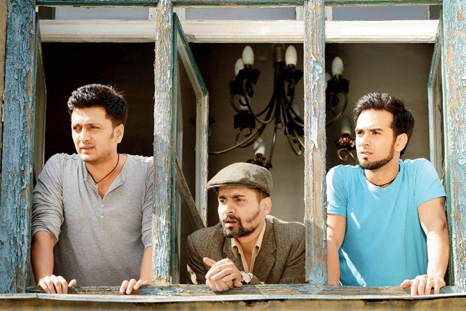 Just a couple of days prior to the release of Bangistan (still above), producer Ritesh Sidhwani tweeted about the film being banned in Pakistan and a few other countries. A provinicial censor board in the neighbouring country contested Sidhwani’s claim and it later turned out that overseas distributor had not submitted the film for preview to them after being rejected by Pakistan’s central censoring body  