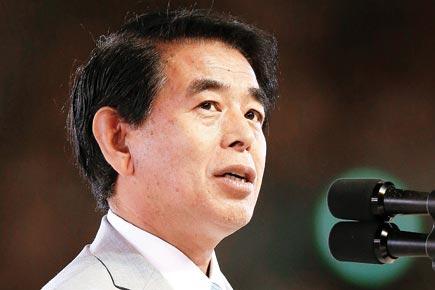 Japan sports minister Hakubun Shimomura resigns over Olympics stadium row