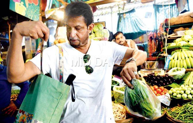 Green pitch: This non vegetarian loves his veggies too. Stopping for spinach, he said the shop is the best for green peas. The shop-keeper, as if on cue, immediately said, "Do you want some?" Patil politely declined, saying he still had some left from his previous trip.