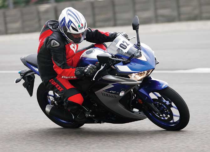 The YZF-R3 offers neutral handling and allows the rider to push harder with confidence. Pics/Sanjay Raikar