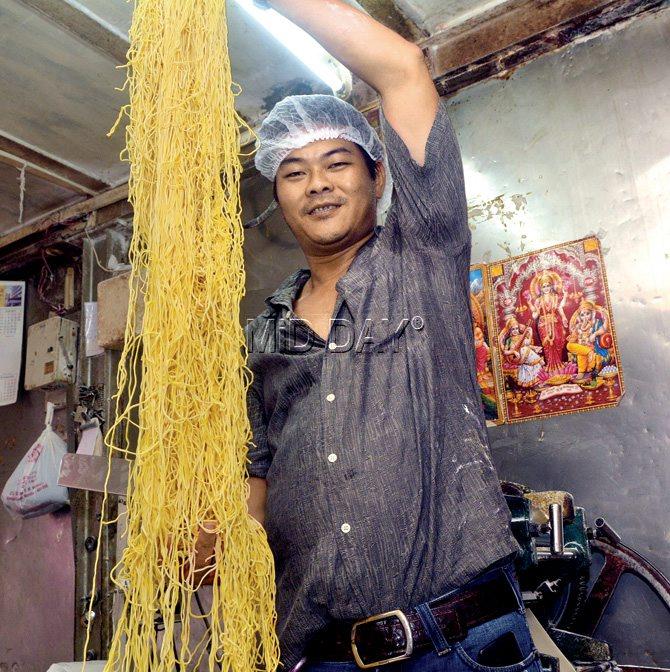Allan Tan supplies noodles to 80 eateries from Colaba to Mira Road. pic/sayed sameer abedi