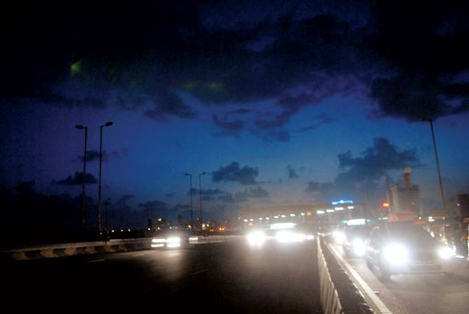 Non-operational streetlights at  Reclamation leave both motorists and pedestrians facing an increased risk of accidents. File pic for representation