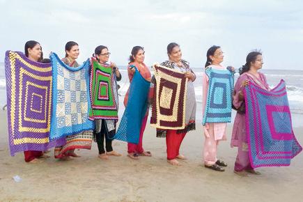 Indian Women Create the World's Largest Crochet Blanket